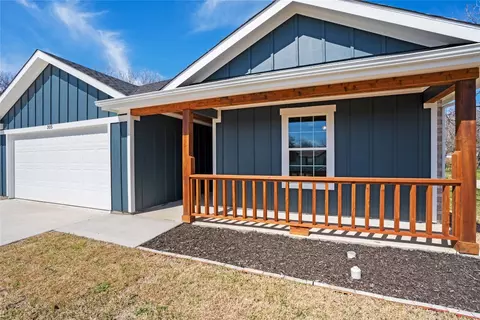 Exterior - 305 E Adams St, Itasca, TX 76055 photo 4 of 6