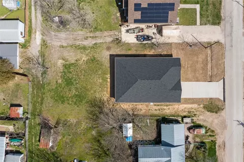 Exterior - 305 E Adams St, Itasca, TX 76055 photo 6 of 6