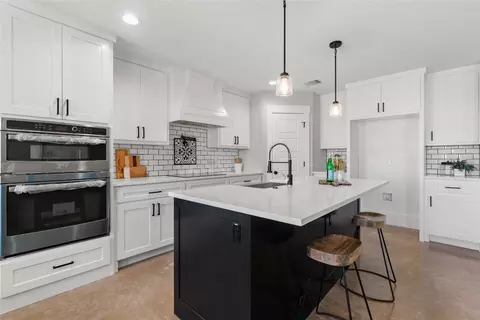 Kitchen - 305 E Adams St, Itasca, TX 76055 photo 2 of 6