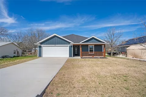 305 E Adams St, Itasca, TX 76055