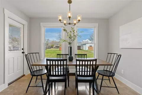 Dining - 305 E Adams St, Itasca, TX 76055 photo 2 of 3