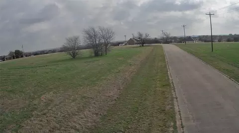 7414 Saint Augustine Dr, Cleburne, TX 76033 photo 3