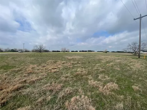 7414 Saint Augustine Dr, Cleburne, TX 76033 photo 4
