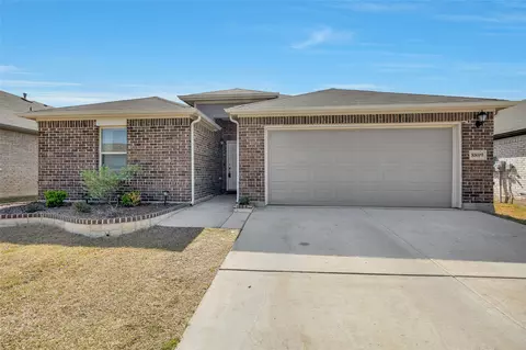 8809 Lantana Meadow Dr, Fort Worth, TX 76131