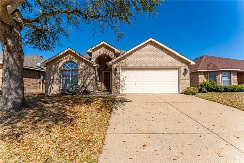 113 Post Oak Dr, Waxahachie, TX 75165