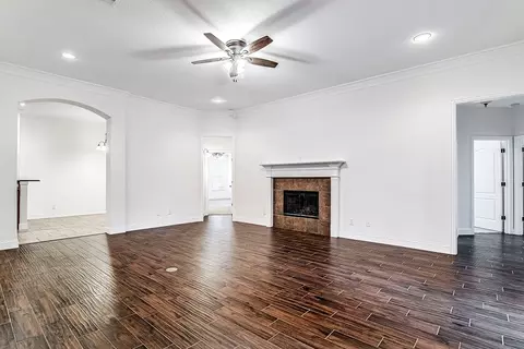 336 Tioga St, Burleson, TX 76028