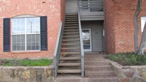 242 Jefferson Pkwy, Fort Worth, TX 76107