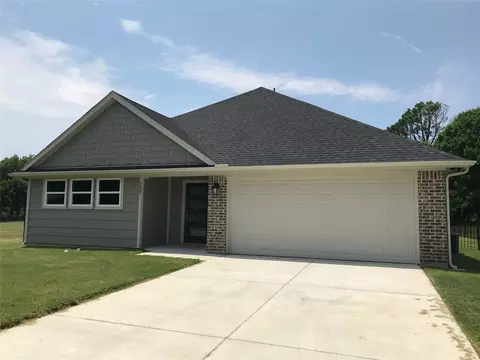 1407 S Clements St, Gainesville, TX 76240