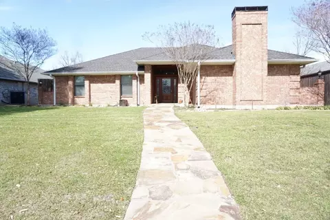 724 Cardinal Ln, Coppell, TX 75019