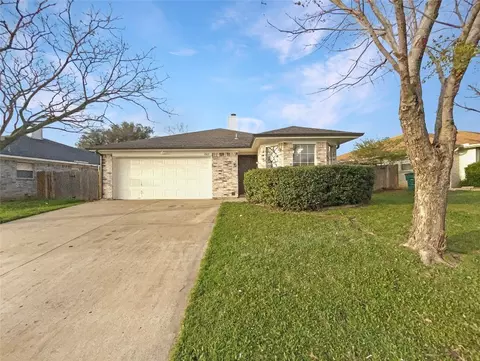 4163 N Coral Springs Dr, Fort Worth, TX 76123