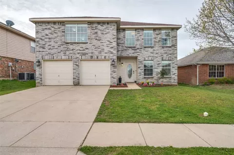 8405 Shallow Creek Dr, Fort Worth, TX 76179