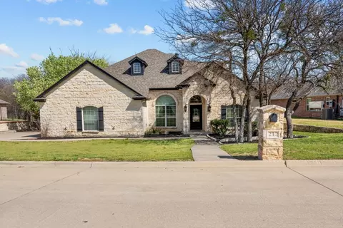 212 Autumnwood Dr, Aledo, TX 76008