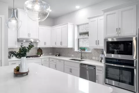 Kitchen - 1808 Stonewall Rd, Argyle, TX 76226 photo 4 of 8