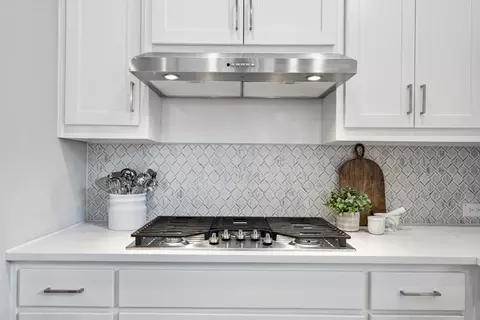 Kitchen - 1808 Stonewall Rd, Argyle, TX 76226 photo 6 of 8