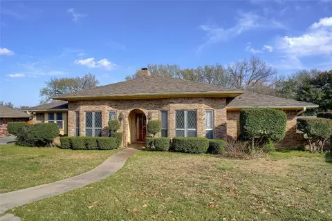 424 Blue Jay Ct, Bedford, TX 76021