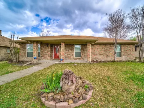 1021 Goldenrod Dr, Garland, TX 75043