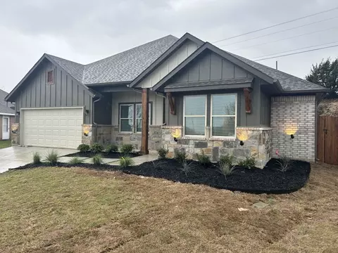 2046 Old Foundry Rd, Weatherford, TX 76087