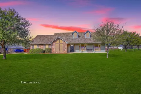 1020 Oak Hollow Ln, Combine, TX 75159
