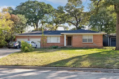 1013 Gaye Ln, Arlington, TX 76012