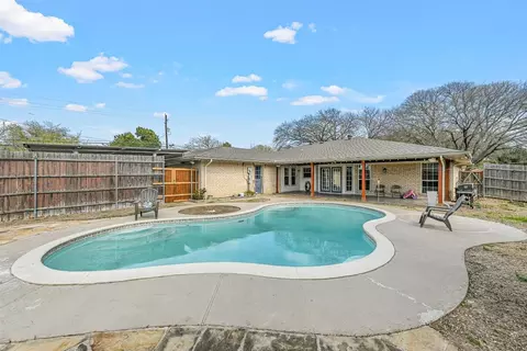 327 Anzio Dr, Duncanville, TX 75116