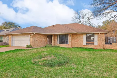4508 Yellowleaf Dr, Fort Worth, TX 76133