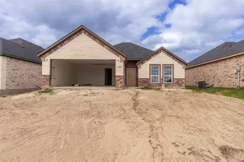 126 Lampassas Dr, Greenville, TX 75402