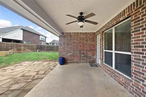 Exterior - 102 Millican Dr, Euless, TX 76040 photo 4 of 7