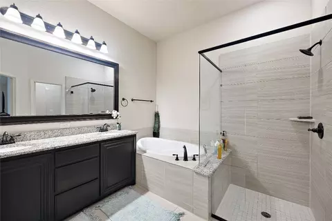 Bath - 102 Millican Dr, Euless, TX 76040 photo 3 of 4
