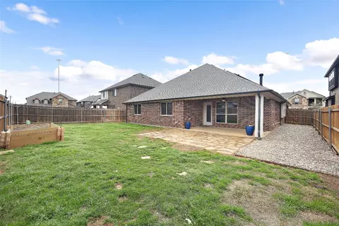 Exterior - 102 Millican Dr, Euless, TX 76040 photo 6 of 7