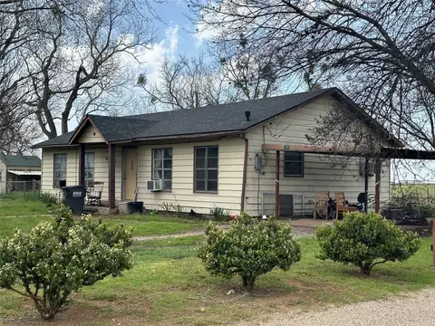 1140 S Texas St, De Leon, TX 76444