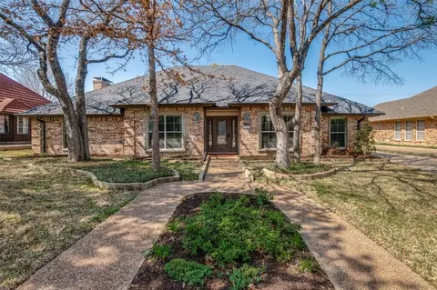 3137 Oakdale Dr, Hurst, TX 76054