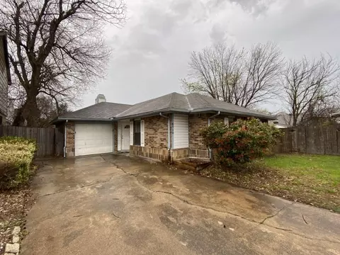 6710 Oriole Ct, Fort Worth, TX 76137