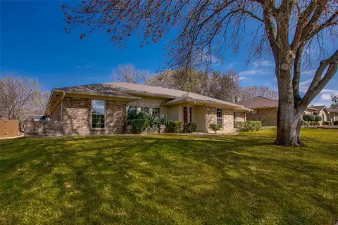 2725 Winterstone Dr, Plano, TX 75023