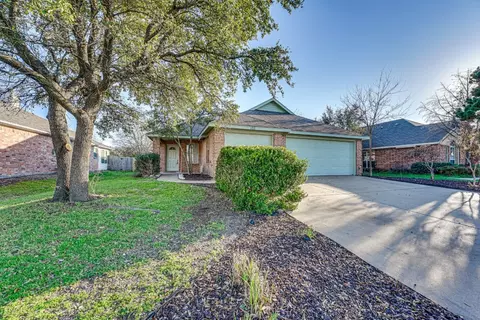 128 Post Oak Dr, Waxahachie, TX 75165
