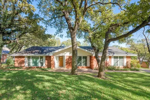 1401 Tanglewood Trl, Euless, TX 76040