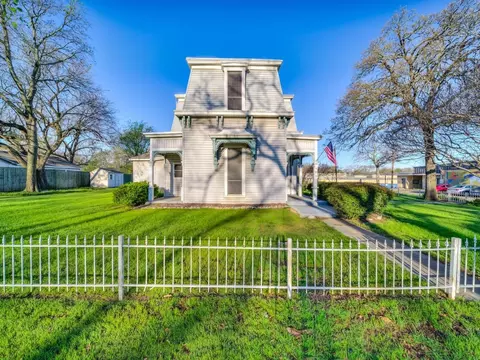 400 S Washington St, Pilot Point, TX 76258