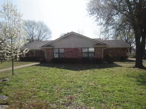 1418 Yarborough Dr, Sherman, TX 75092