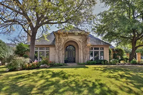 6409 Canterbury Ct, Fort Worth, TX 76132