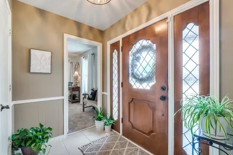 218 Meadowlark Ln, Duncanville, TX 75137