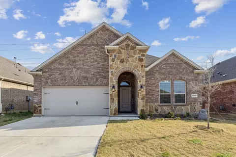 2926 Moccasin Ln, Aubrey, TX 76227