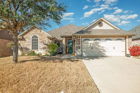 208 Donna Cir, Granbury, TX 76049