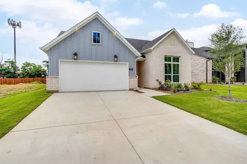 125 Paxton Cir, Arlington, TX 76013
