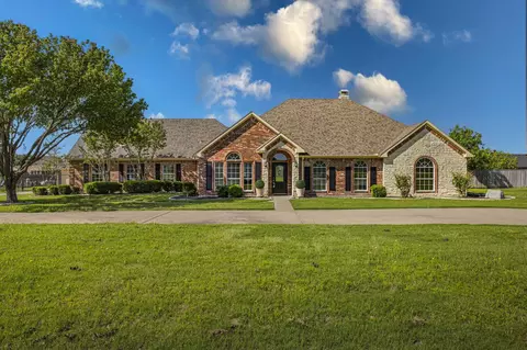 1095 Trinity Meadows Dr, Talty, TX 75160