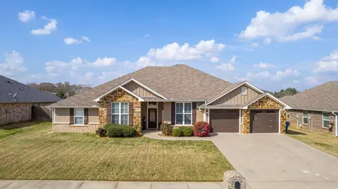 405 Laura Ln, Chandler, TX 75758