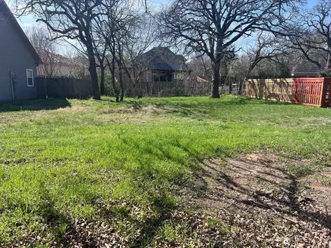 5207 W Pleasant Ridge Rd, Arlington, TX 76016