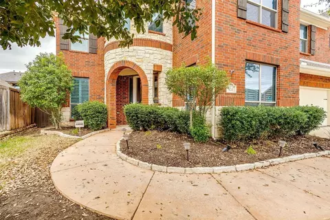 424 Aylesbury Dr, Roanoke, TX 76262