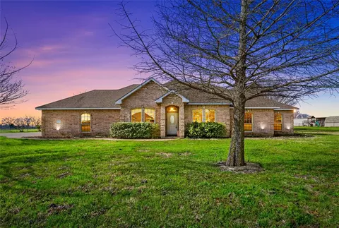 12050 Golden Meadow Ln, Forney, TX 75126