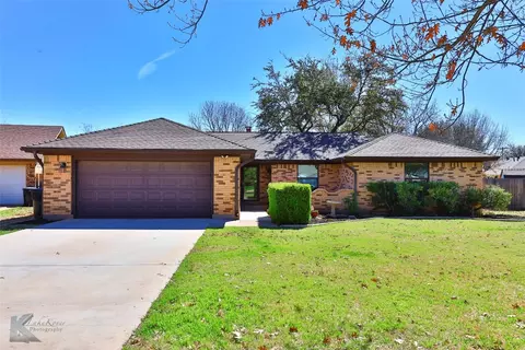 4633 Oak Knoll St, Abilene, TX 79606