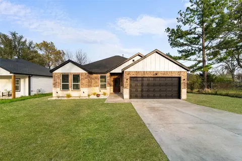 1223 King St, Greenville, TX 75401