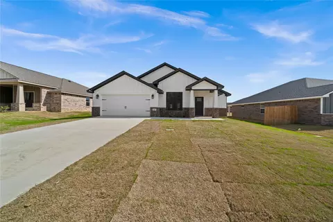 16217 Crossing Cir, Lindale, TX 75771